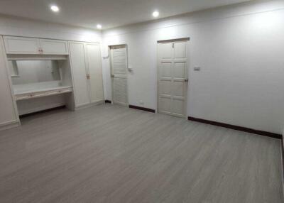 For Rent Bangkok Home Office Sukhumvit BTS Thong Lo Watthana