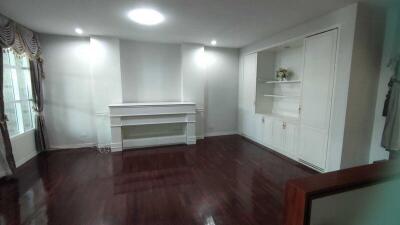 For Rent Bangkok Home Office Sukhumvit BTS Thong Lo Watthana