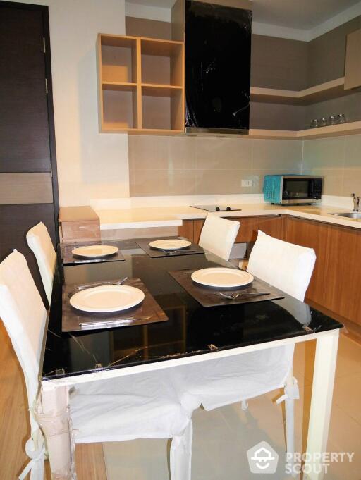 2-BR Condo at Rhythm Sathorn near BTS Saphan Taksin (ID 399893)