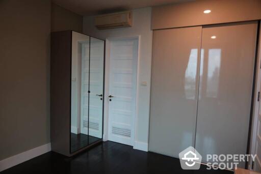 3-BR Condo at Aguston Sukhumvit 22 near MRT Queen Sirikit National Convention Centre