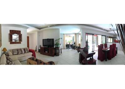 Amazing 3 BR with pool and nice large garden