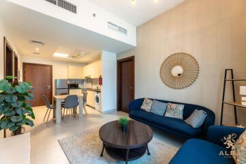 Stylish 2-Bed APT  with Balcony  Natural Light