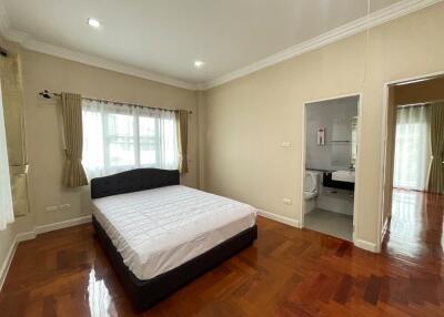 Spacious bedroom with ensuite bathroom