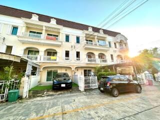 Front view of a townhouse in a residential area