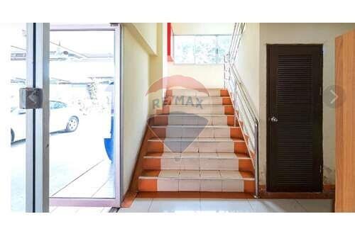 2,000 Sqm. Townhouse listed for ฿ 45,000,000.