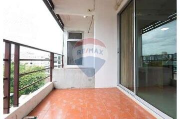 2,000 Sqm. Townhouse listed for ฿ 45,000,000.