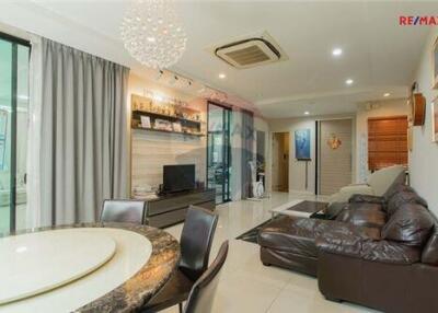 295 Sqm., 3 Beds Townhouse listed for ฿ 17,500,000.