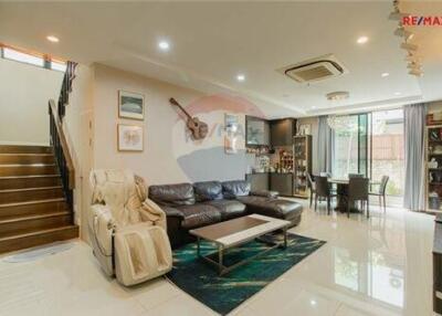 295 Sqm., 3 Beds Townhouse listed for ฿ 17,500,000.