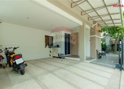 295 Sqm., 3 Beds Townhouse listed for ฿ 17,500,000.