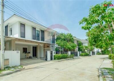 295 Sqm., 3 Beds Townhouse listed for ฿ 17,500,000.