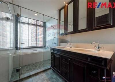 96 Sqm., 2 Beds Condo listed for ฿ 15,430,000.