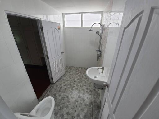 Bathroom with modern fixtures