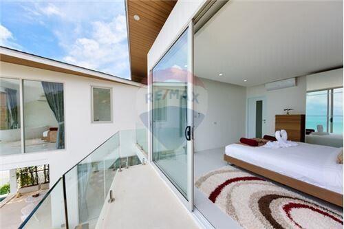 Ultra modern style 3 bed villa in CHaweng Noi