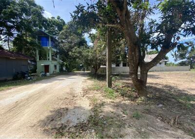 Land for sale walking distance to the beach