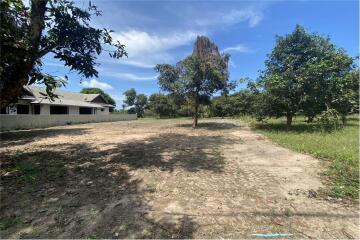 Land for sale walking distance to the beach