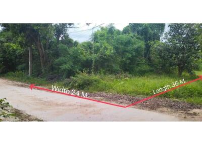 Land for sale walking distance to the beach