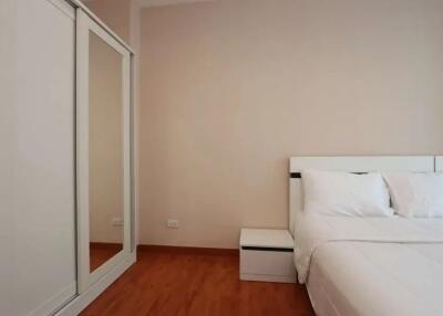 F.F. & E. 1 bedroom condo at One Plus Suan Dok