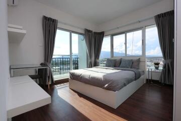 Contemporary 2-Bedroom Condo for Rent at Supalai Monte 2