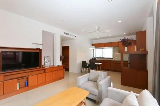 Smart, modern 3 bed house with private pool