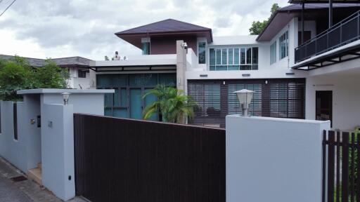 Modern Pool Villa for Rent/Sale in The City