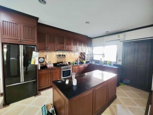 บ้าน ขาย 4 ห้องนอน 350 ตร.ม. ที่ดิน 568 m² ใน  Baan Balina 1, Pattaya