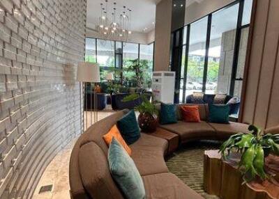 1-BR Condo at Oka Haus Sukhumvit 36 near BTS Thong Lor