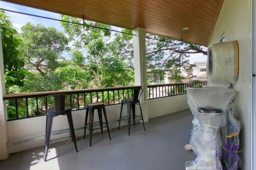 House for rent beautiful, large 4 bedroom home in a quiet area close to Airport Plaza, Muang ,Chiang Mai.