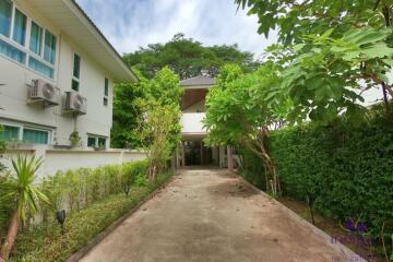 House for rent beautiful, large 4 bedroom home in a quiet area close to Airport Plaza, Muang ,Chiang Mai.