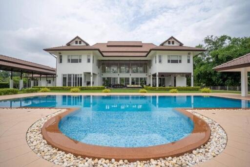A modern house 5 bedrooms 7 bathrooms for rent or sale in Mae Rim, Chiang Mai