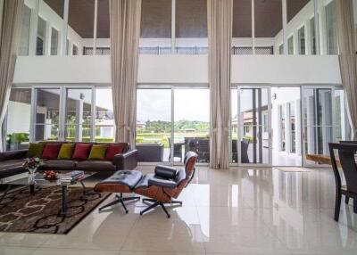 A modern house 5 bedrooms 7 bathrooms for rent or sale in Mae Rim, Chiang Mai