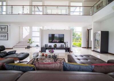 A modern house 5 bedrooms 7 bathrooms for rent or sale in Mae Rim, Chiang Mai