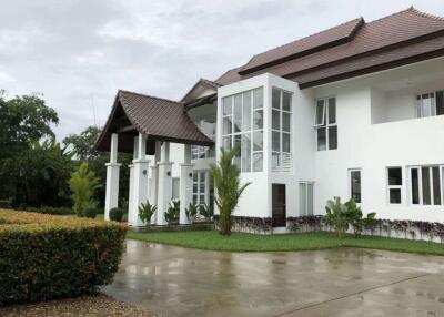 A modern house 5 bedrooms 7 bathrooms for rent or sale in Mae Rim, Chiang Mai