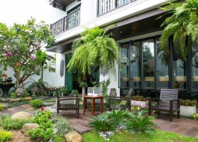 Hotel with 20 rooms , 4 floors for sale in Muang Chiang Mai