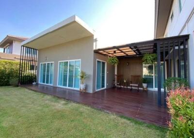 A large family home for rent or sale in Sankhampeang, Chiang Mai