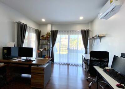 A large family home for rent or sale in Sankhampeang, Chiang Mai