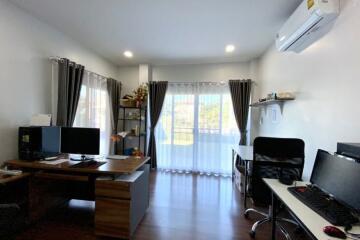 A large family home for rent or sale in Sankhampeang, Chiang Mai