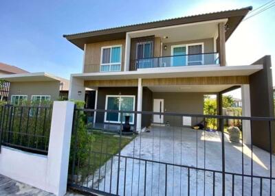 A large family home for rent or sale in Sankhampeang, Chiang Mai