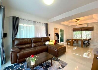 A large family home for rent or sale in Sankhampeang, Chiang Mai