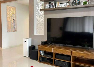 A large family home for rent or sale in Sankhampeang, Chiang Mai