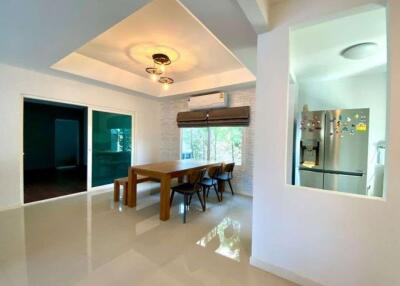 A large family home for rent or sale in Sankhampeang, Chiang Mai