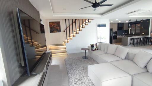 LUXURY POOL VILLA FOR SALE CENTRAL PATTAYA