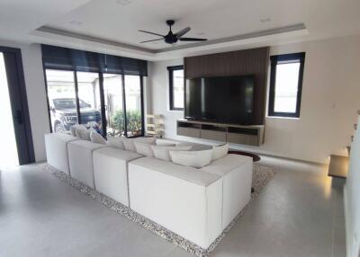 LUXURY POOL VILLA FOR SALE CENTRAL PATTAYA