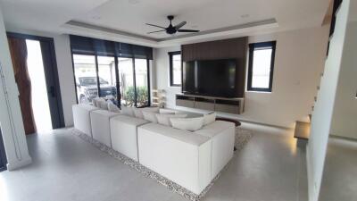 LUXURY POOL VILLA FOR SALE CENTRAL PATTAYA