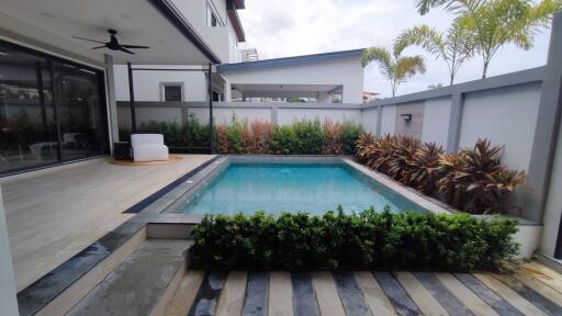 LUXURY POOL VILLA FOR SALE CENTRAL PATTAYA