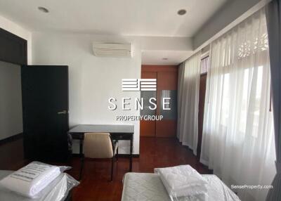 spacious penthouse 3 bed  for rent near sathorn