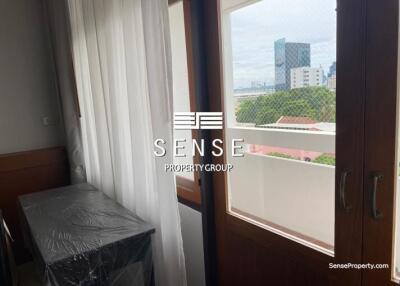 spacious penthouse 3 bed  for rent near sathorn