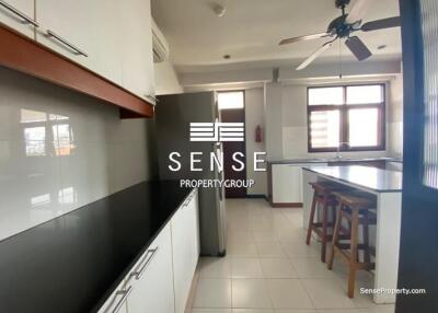 spacious penthouse 3 bed  for rent near sathorn