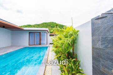 New luxury 3 bed pool villa close to town