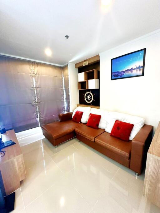 Spacious 2-bedroom Condo at Jomtien Beach