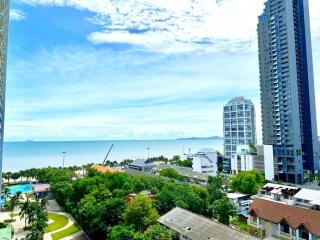 Spacious 2-bedroom Condo at Jomtien Beach